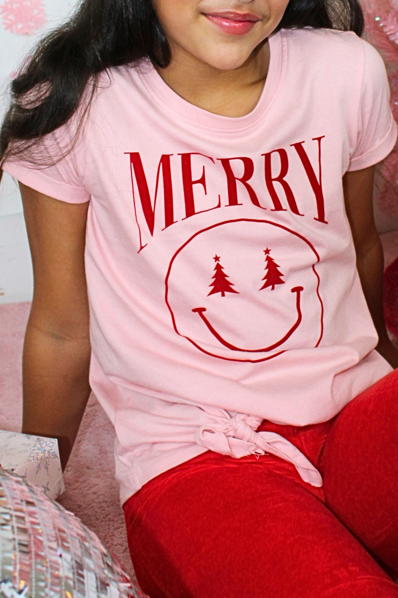 Merry Happy Face Christmas Tree side tie T-shirt
